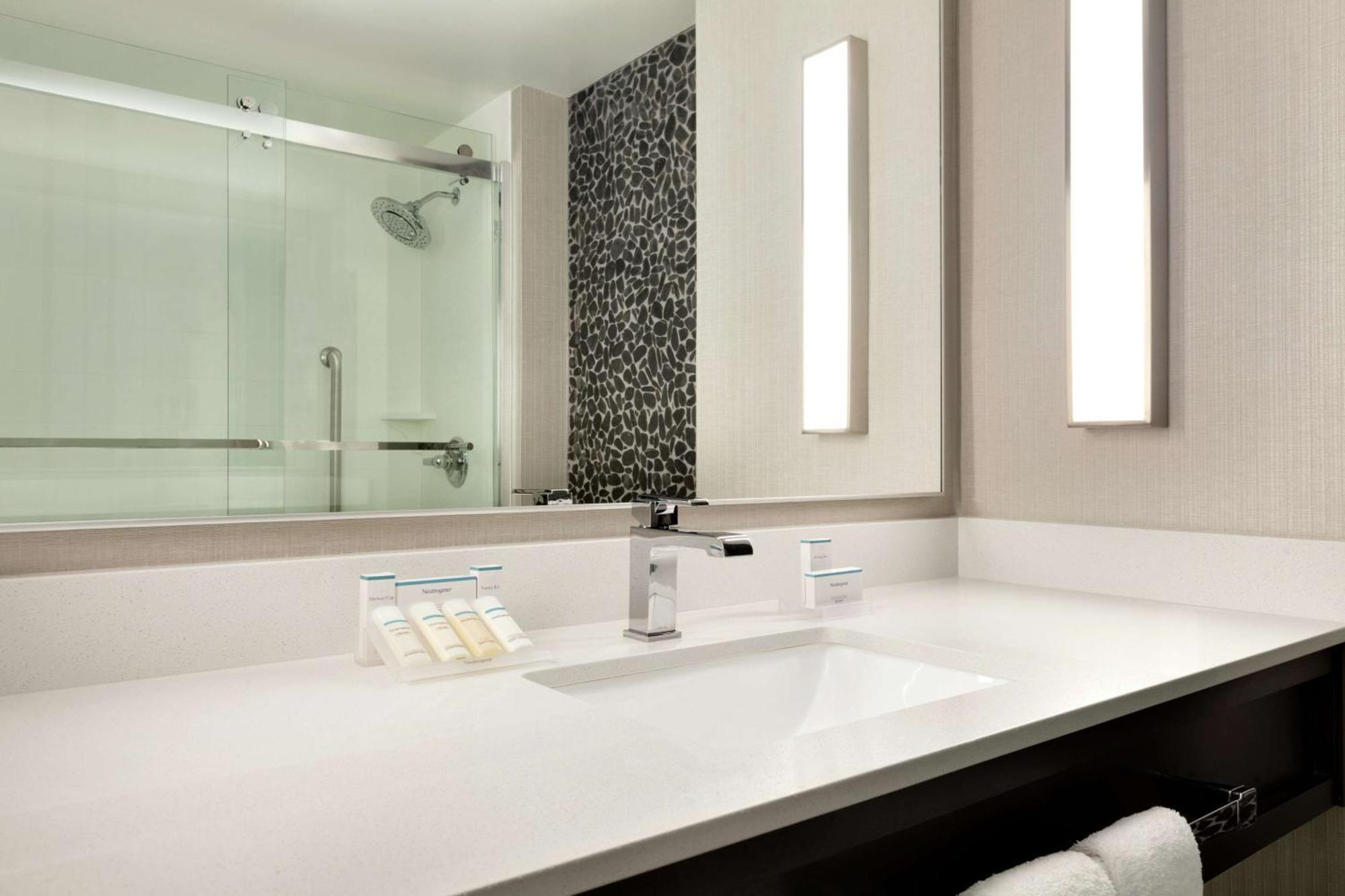 Hilton Garden Inn Cupertino Dış mekan fotoğraf